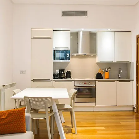 아파르타멘토스 산 마르시알 28