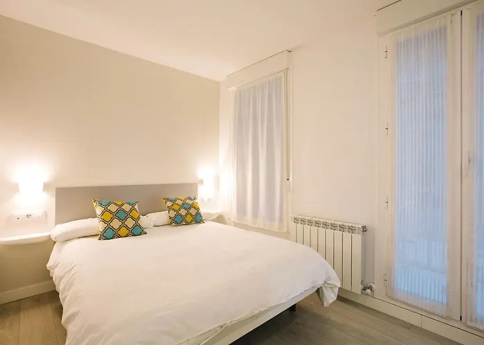 アパルタメントス サン マルシアル 28 *